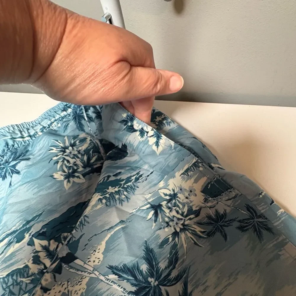 Nwot Mens Swim Trunks Size XXL Blue White Tropical Elastic Drawstring Vacation